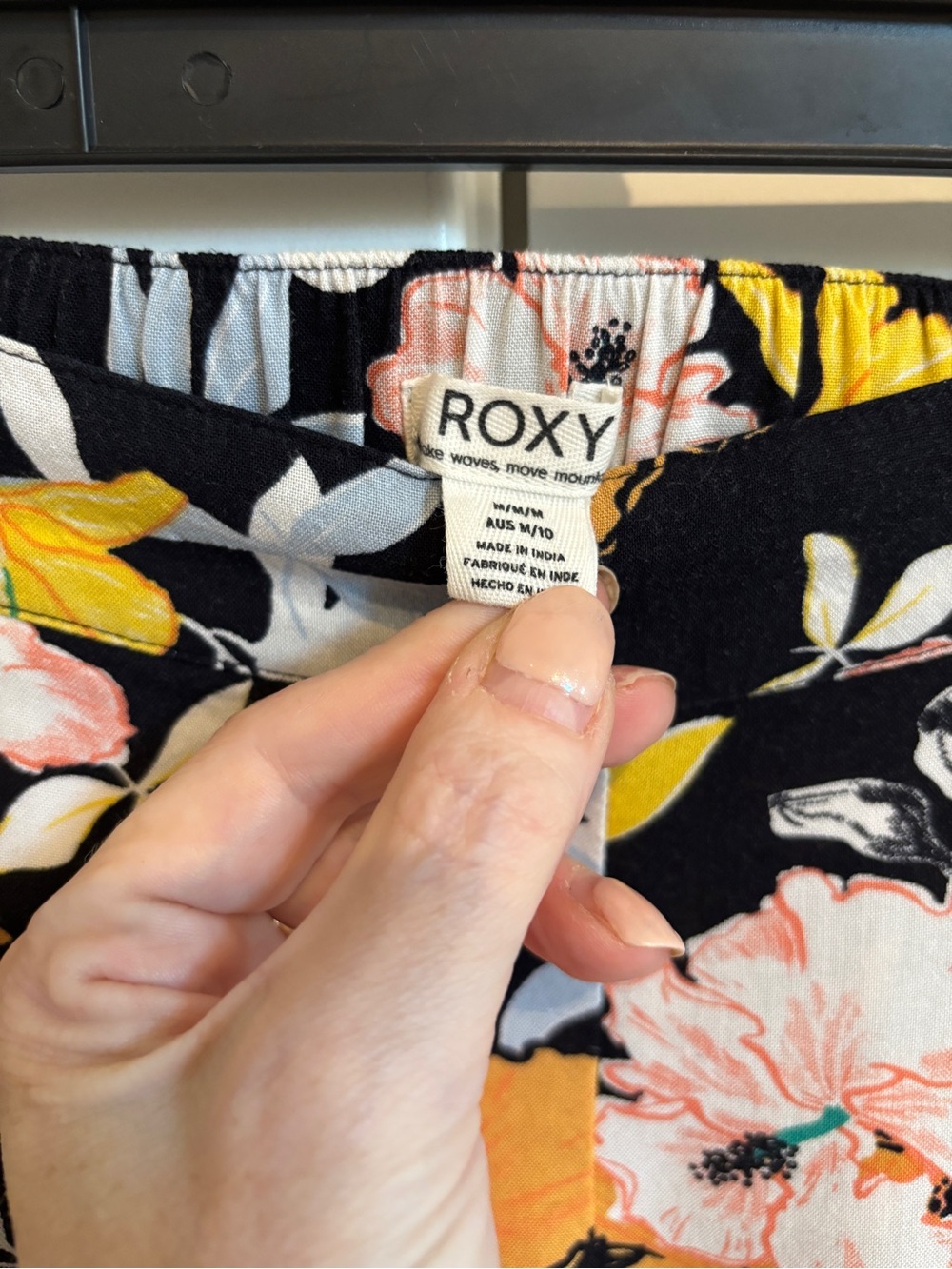 Roxy Midnight Avenue Black Floral Wide Leg Pants. Size M - Picture 3 of 8
